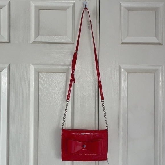 Betsy Johnson Red Heart Embossed Bow Detail Faux Patent Crossbody Bag - Picture 9 of 9